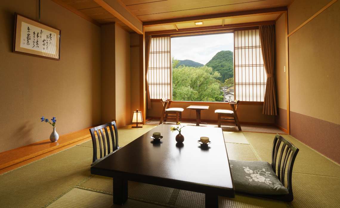 木洩日の館