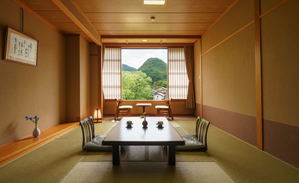 木洩日の館