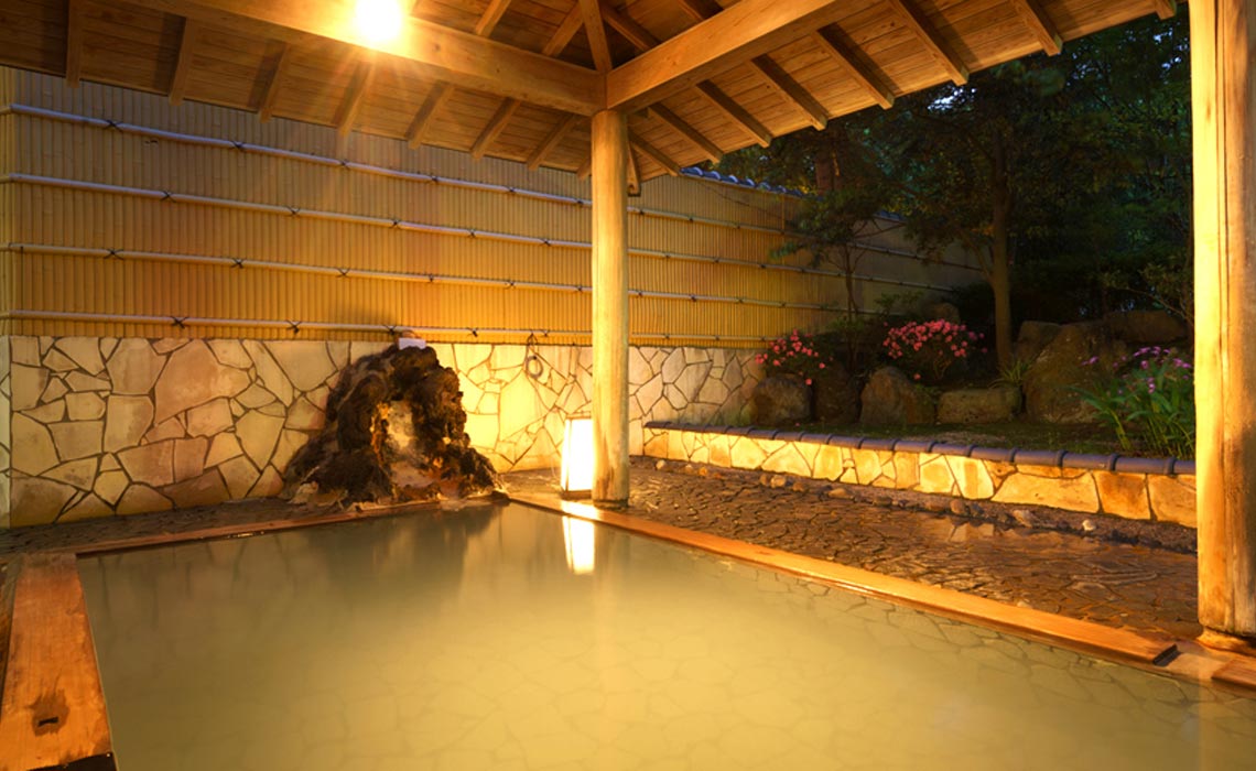穂々 殿方露天風呂 多宝の湯
